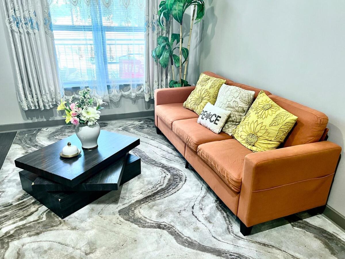 Uptown Modern 2br