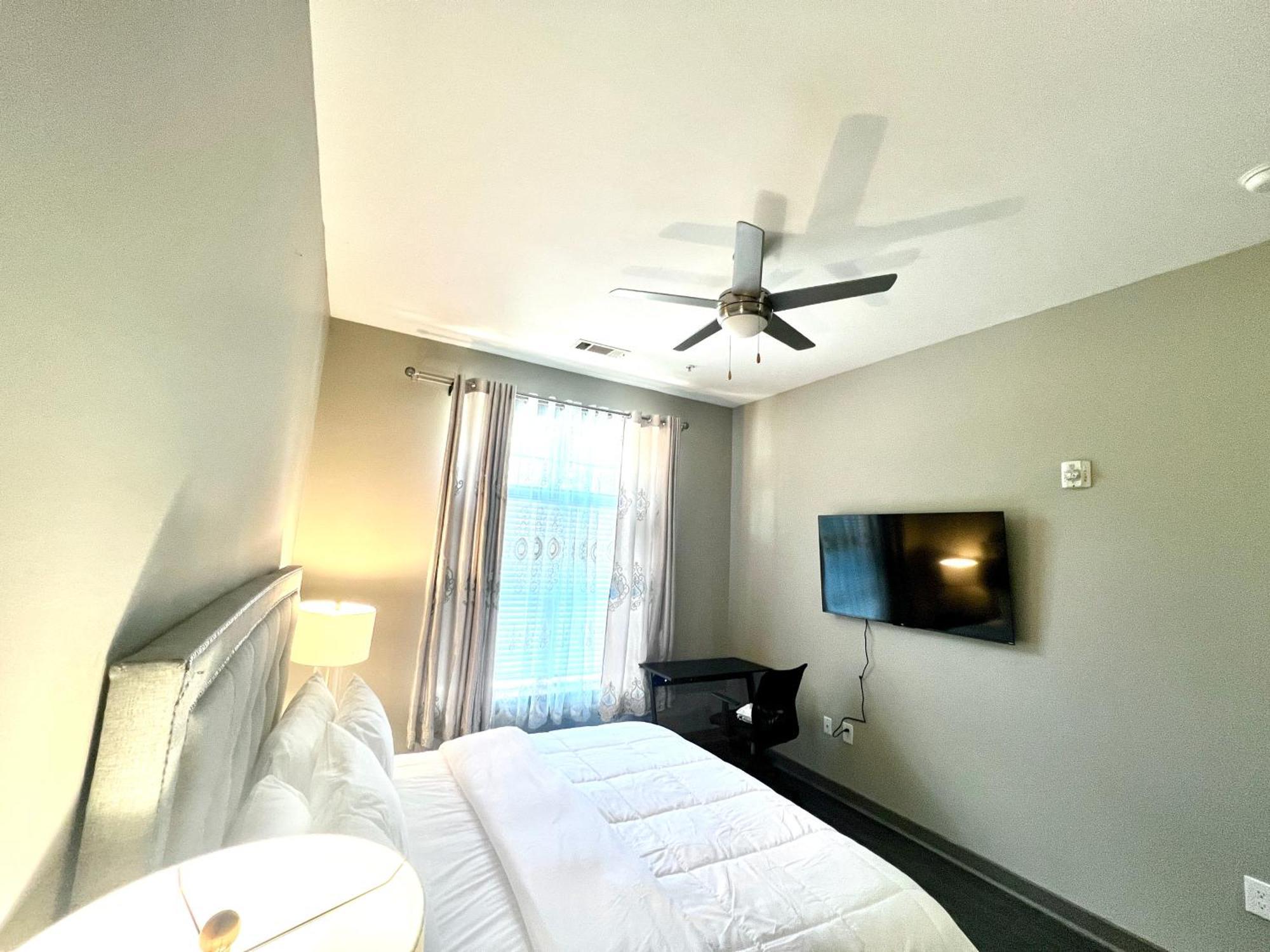 Uptown Modern 2br Apartment