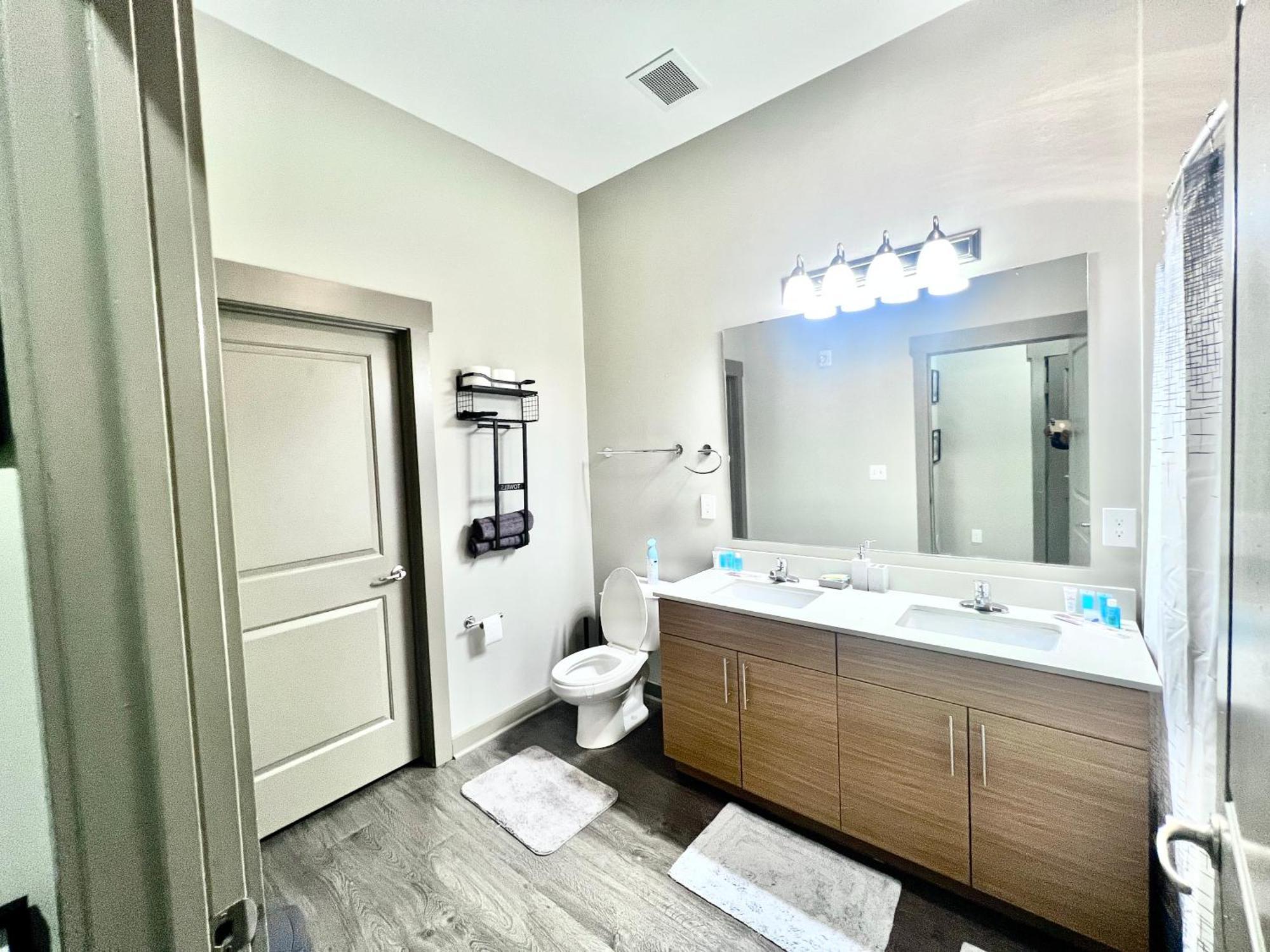 Uptown Modern 2br Apartment